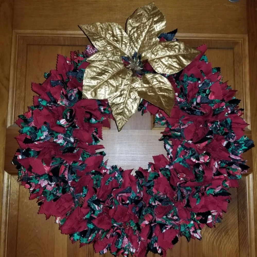 CHRISTMAS IS COMING! CUSTOM MADE CLOTH WREATHS!